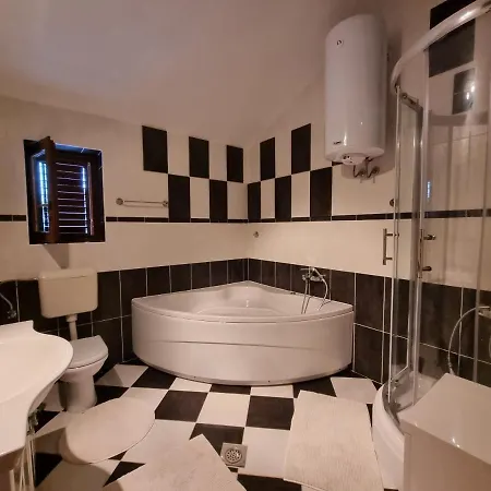 Vedrana روغوزنيكا