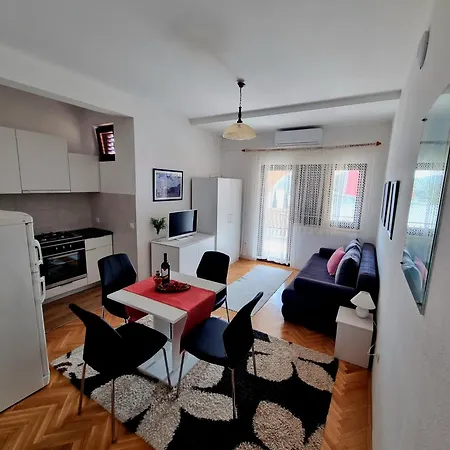 Vedrana Daire