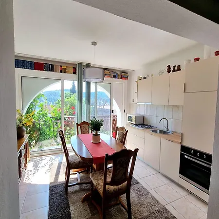 Vedrana Rogoznica (Sibenik-Knin)